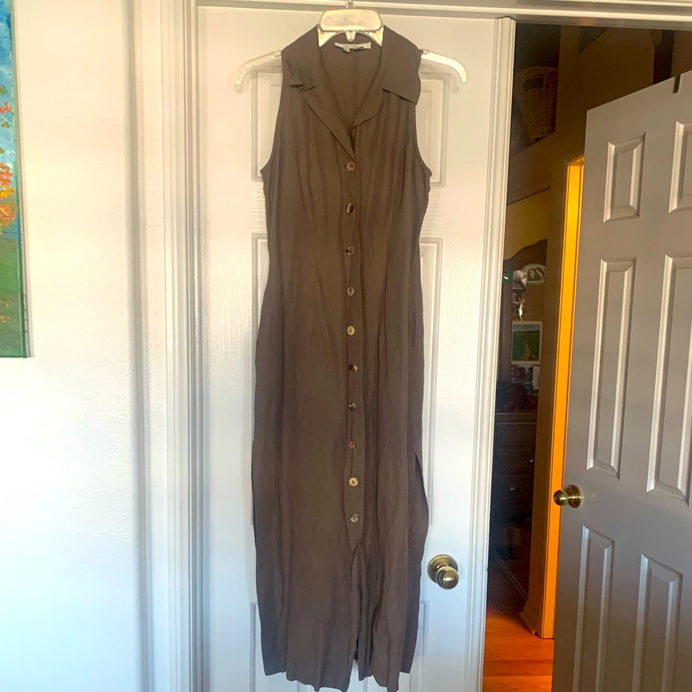 Causal yet elegant button up dress with pockets